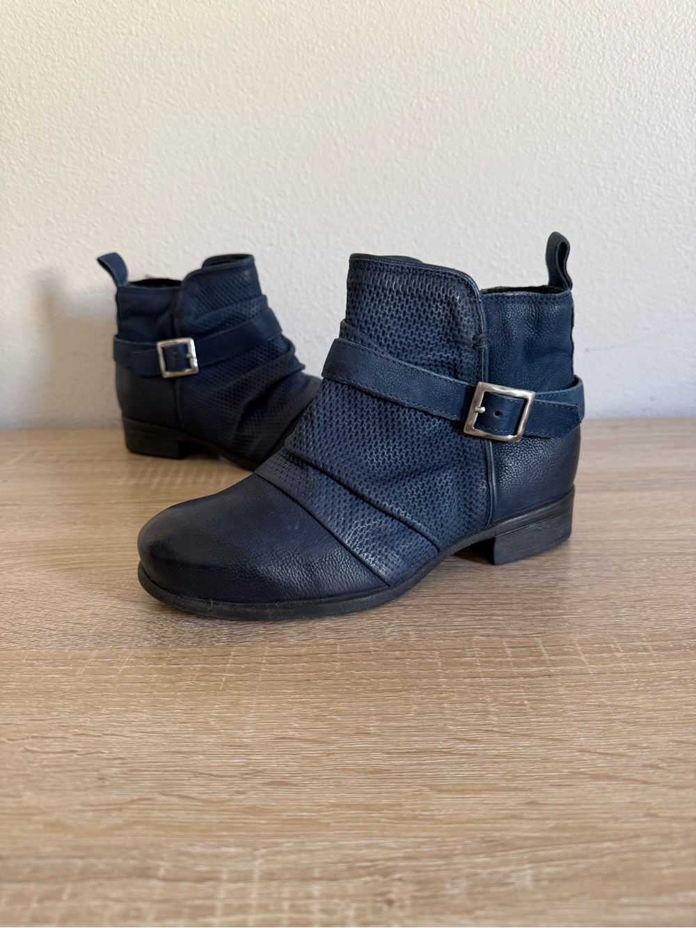 Miz Mooz Suzy Leather Ankle Boots in Sapphire blue Sz 36/6
